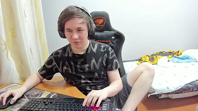 Snapshot of iliaskrislove chatting on 09.23.25 iliaskrislove online show from 09.23.25