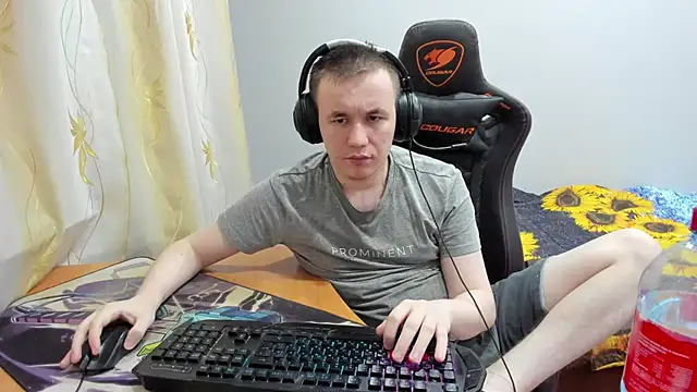 Snapshot of iliaskrislove chatting on 10.17.25 iliaskrislove online show from 10.17.25