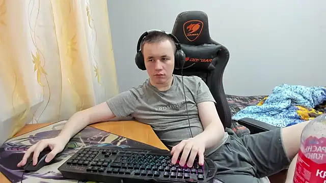 Snapshot of iliaskrislove chatting on 10.18.25 iliaskrislove online show from 10.18.25
