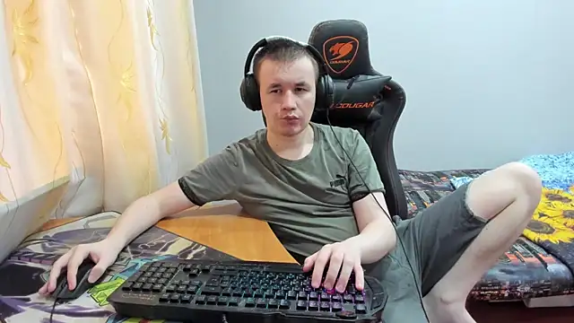 Snapshot of iliaskrislove chatting on 10.22.25 iliaskrislove online show from 10.22.25