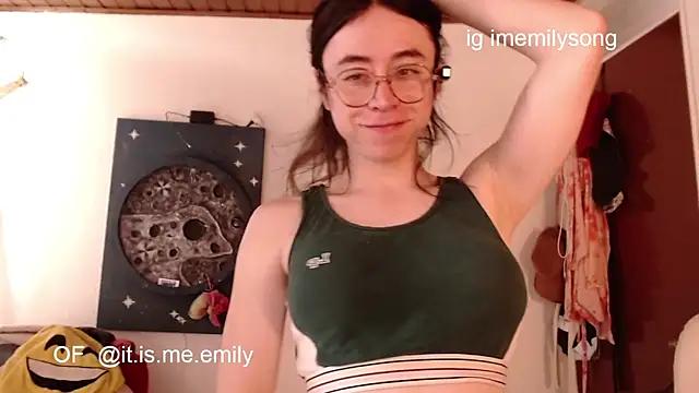 Snapshot of emily_pearl_ chatting on 03.03.26 emily pearl online show from 03.03.26