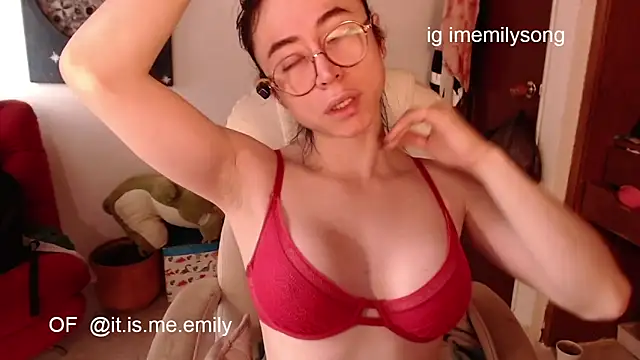 Snapshot of emily_pearl_ chatting on 03.07.26 emily pearl online show from 03.07.26