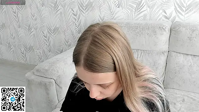 Alice Halle online show from 06.09.26