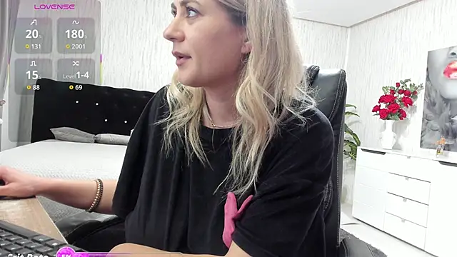 KattyeFox online show from 11.15.25