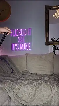 Snapshot of Sub-Mila chatting on 10.11.25 Sub-Mila online show from 10.11.25