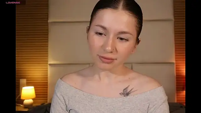 Snapshot of AliceBellamy chatting on 05.30.26 AliceBellamy online show from 05.30.26