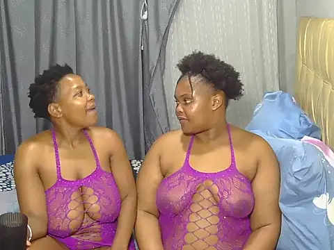 Snapshot of Xxxsluts chatting on 07.20.26 Xxxsluts online show from 07.20.26
