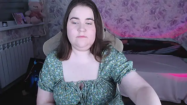 Estelle Hicks online show from 05.07.26