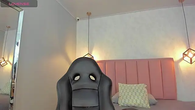 SUNNYCYRUS online show from 03.16.26