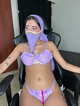 Snapshot of Dalia_asad chatting on 12.22.24 Dalia asad online show from 12.22.24