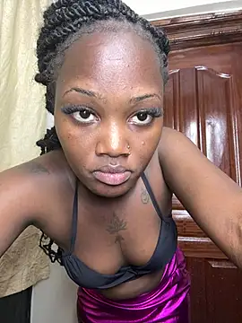 Snapshot of Queen_Arnah254 chatting on 05.05.26 Queen Arnah254 online show from 05.05.26