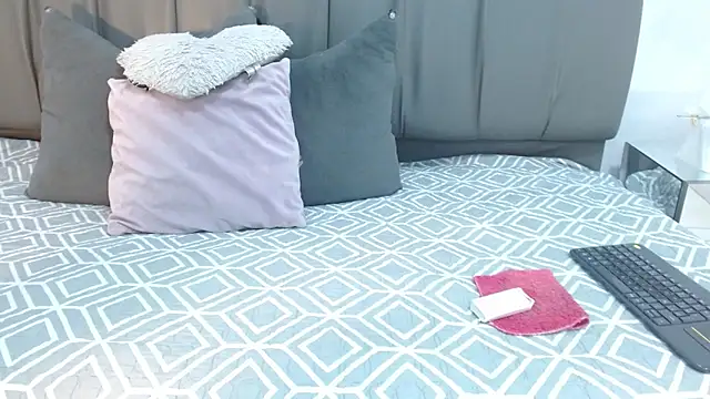 Cherllynn online show from 12.30.24