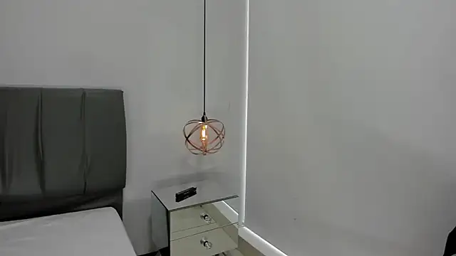 Cherllynn online show from 03.06.25