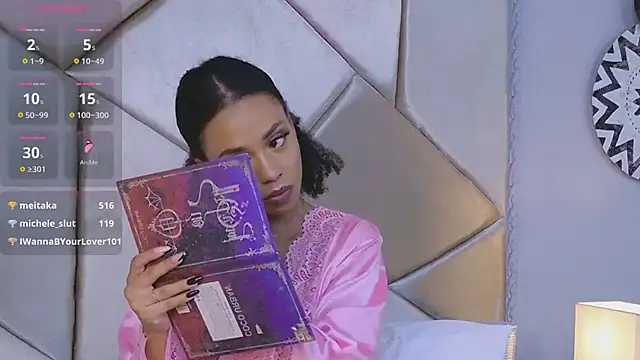 Nahomi King online show from 01.11.25