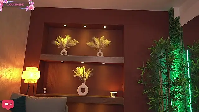 JustinneJade online show from 01.04.25