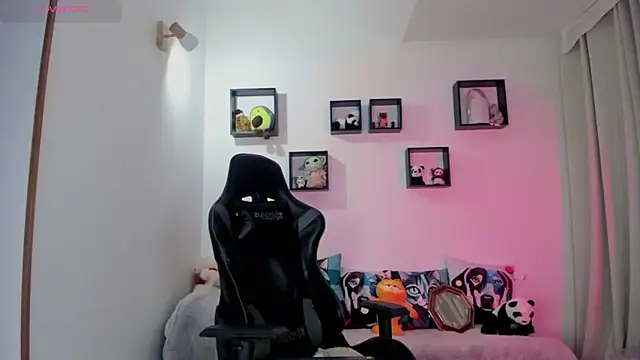 Biancastrongg online show from 06.24.26