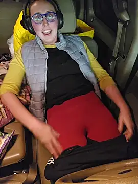 AstridFalk23 online show from 11.25.25