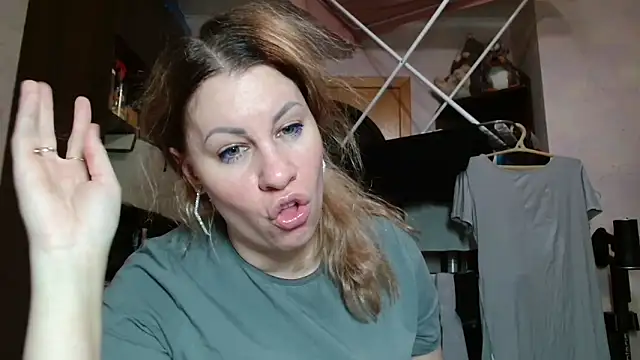 TherestlessKitty online show from 04.09.26