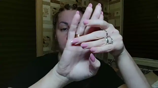 Snapshot of TherestlessKitty chatting on 07.21.26 TherestlessKitty online show from 07.21.26
