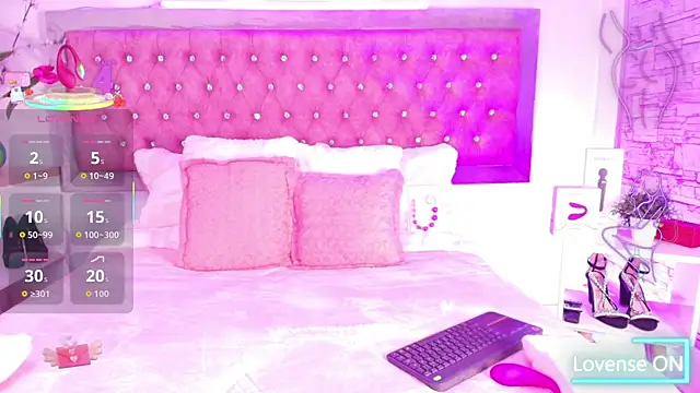 Tayzon Foxxx online show from 09.16.25