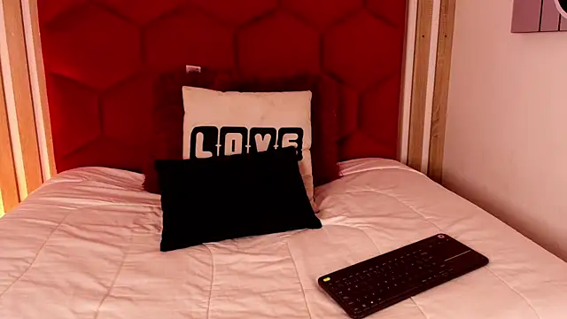 Tayzon Foxxx online show from 07.25.26