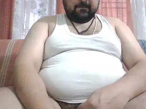 Snapshot of ARYANAVAILABLE chatting on 04.22.26 ARYANAVAILABLE online show from 04.22.26