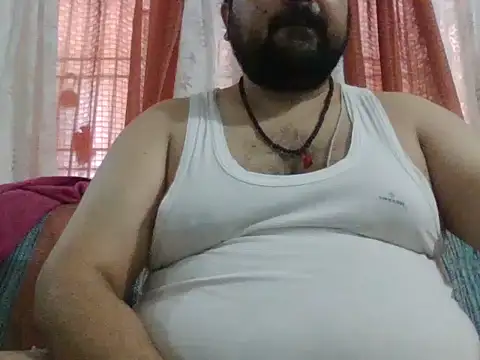 Snapshot of ARYANAVAILABLE chatting on 04.27.26 ARYANAVAILABLE online show from 04.27.26