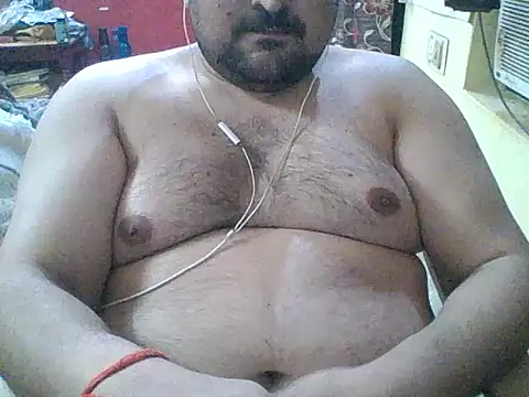 Snapshot of ARYANAVAILABLE chatting on 05.14.26 ARYANAVAILABLE online show from 05.14.26
