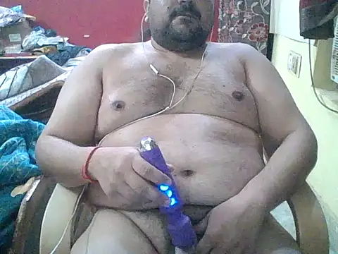 Snapshot of ARYANAVAILABLE chatting on 05.16.26 ARYANAVAILABLE online show from 05.16.26