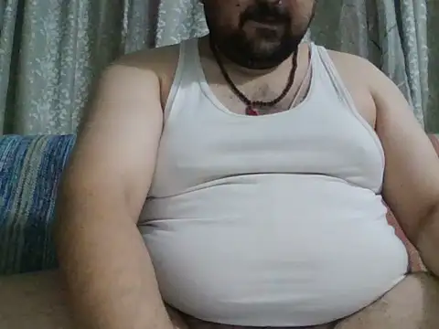 Snapshot of ARYANAVAILABLE chatting on 05.26.26 ARYANAVAILABLE online show from 05.26.26