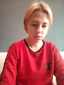 Snapshot of Gussie_Bridie chatting on 12.10.24 Gussie Bridie online show from 12.10.24