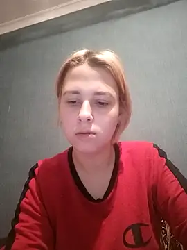 Snapshot of Gussie_Bridie chatting on 12.12.24 Gussie Bridie online show from 12.12.24
