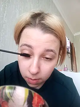 Snapshot of Gussie_Bridie chatting on 12.17.24 Gussie Bridie online show from 12.17.24