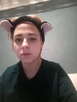 Snapshot of Gussie_Bridie chatting on 12.19.24 Gussie Bridie online show from 12.19.24