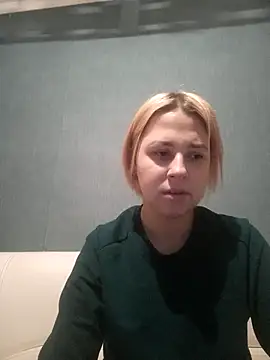 Snapshot of Gussie_Bridie chatting on 12.28.24 Gussie Bridie online show from 12.28.24
