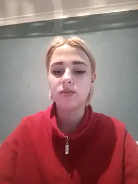 Snapshot of Gussie_Bridie chatting on 01.08.25 Gussie Bridie online show from 01.08.25