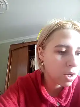 Snapshot of Gussie_Bridie chatting on 01.10.25 Gussie Bridie online show from 01.10.25