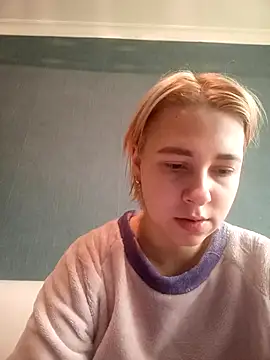Snapshot of Gussie_Bridie chatting on 01.12.25 Gussie Bridie online show from 01.12.25