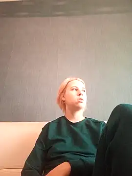 Snapshot of Gussie_Bridie chatting on 01.16.25 Gussie Bridie online show from 01.16.25