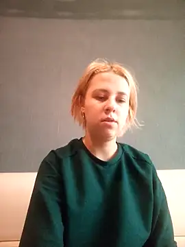 Snapshot of Gussie_Bridie chatting on 01.17.25 Gussie Bridie online show from 01.17.25