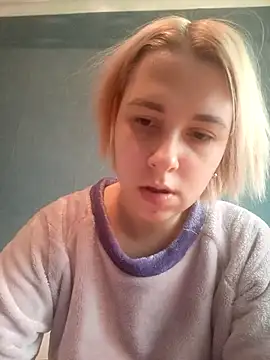 Snapshot of Gussie_Bridie chatting on 01.22.25 Gussie Bridie online show from 01.22.25