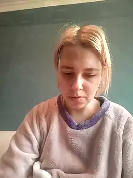 Snapshot of Gussie_Bridie chatting on 01.23.25 Gussie Bridie online show from 01.23.25