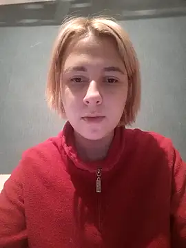 Snapshot of Gussie_Bridie chatting on 01.28.25 Gussie Bridie online show from 01.28.25