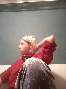 Snapshot of Gussie_Bridie chatting on 01.30.25 Gussie Bridie online show from 01.30.25