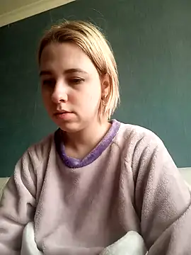 Snapshot of Gussie_Bridie chatting on 02.03.25 Gussie Bridie online show from 02.03.25