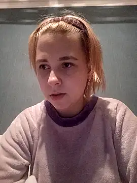 Snapshot of Gussie_Bridie chatting on 02.05.25 Gussie Bridie online show from 02.05.25
