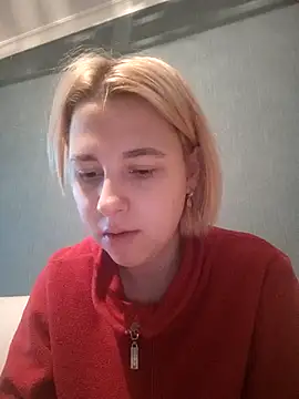 Snapshot of Gussie_Bridie chatting on 02.12.25 Gussie Bridie online show from 02.12.25