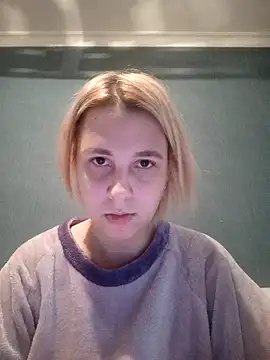 Snapshot of Gussie_Bridie chatting on 02.20.25 Gussie Bridie online show from 02.20.25