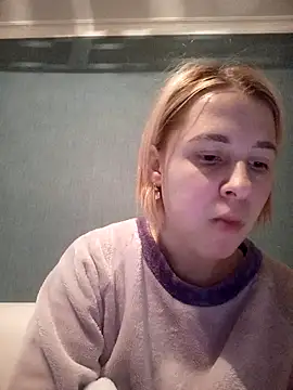 Snapshot of Gussie_Bridie chatting on 02.22.25 Gussie Bridie online show from 02.22.25