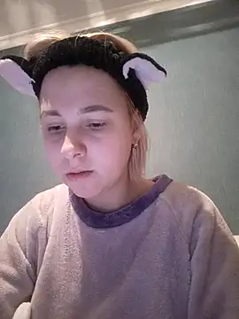Snapshot of Gussie_Bridie chatting on 02.23.25 Gussie Bridie online show from 02.23.25